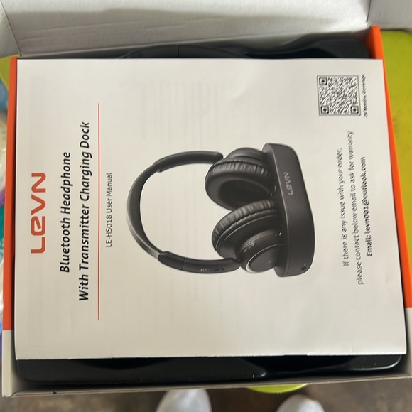 Levn bluetooth headphone with transmitter charging dock🤩new🤩 - Picture 5 of 5